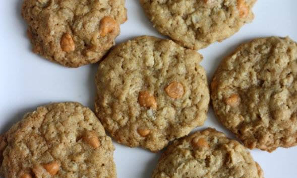 Oatmeal Scotchies – Baker’s Dozen (13 Cookies)